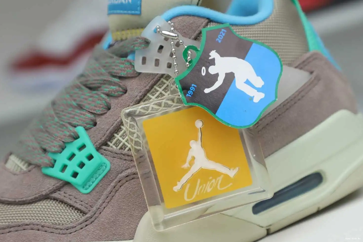 LA HAZE' Kimikick 4 X UNION 'TAUPE JORDAN RETRO AIR 0528